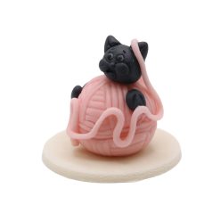 Cat on a Pink Yarn Ball 35 g