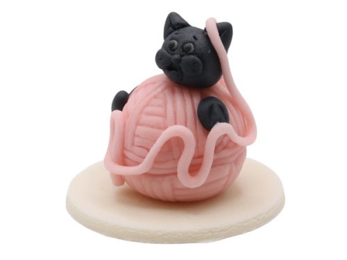 Cat on a Pink Yarn Ball 35 g