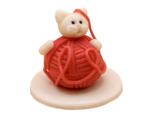 Cat on a Red Yarn Ball 35 g
